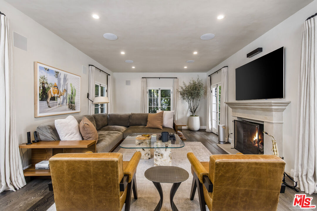 1355 N Doheny Dr