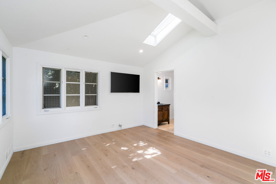 1355 N Doheny Dr
