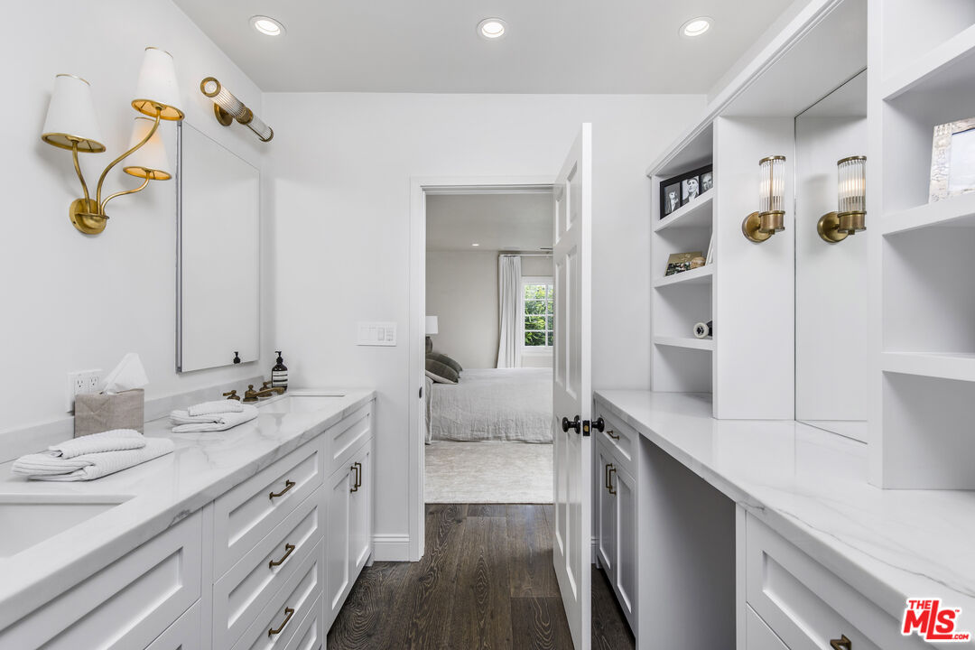 1355 N Doheny Dr