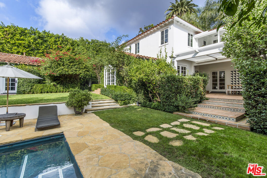1355 N Doheny Dr