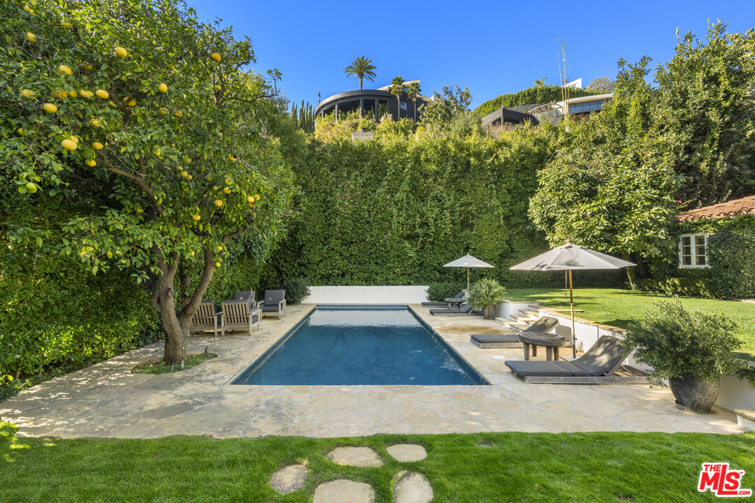 1355 N Doheny Dr