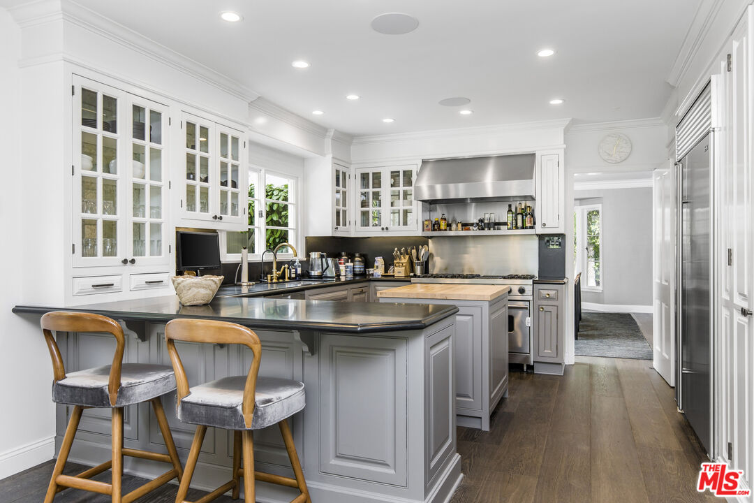 1355 N Doheny Dr