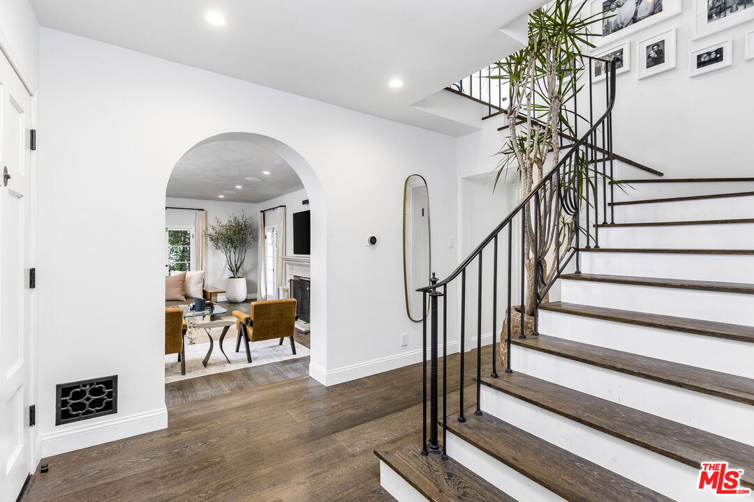 1355 N Doheny Dr