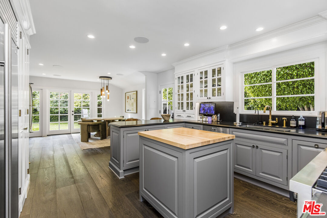 1355 N Doheny Dr