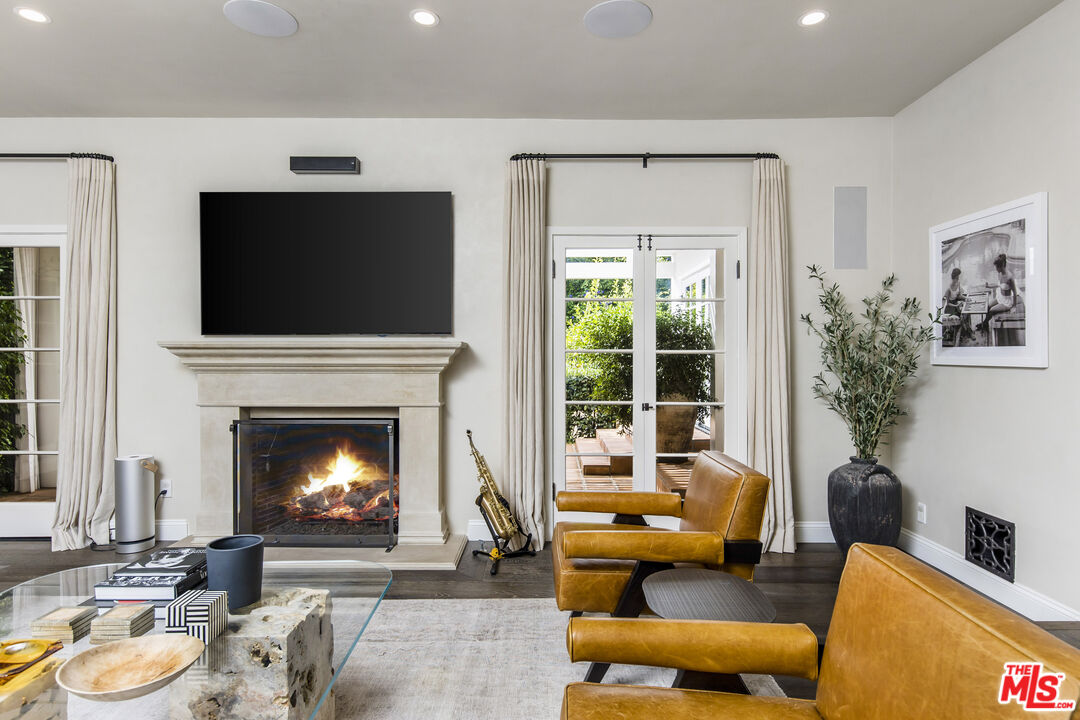 1355 N Doheny Dr