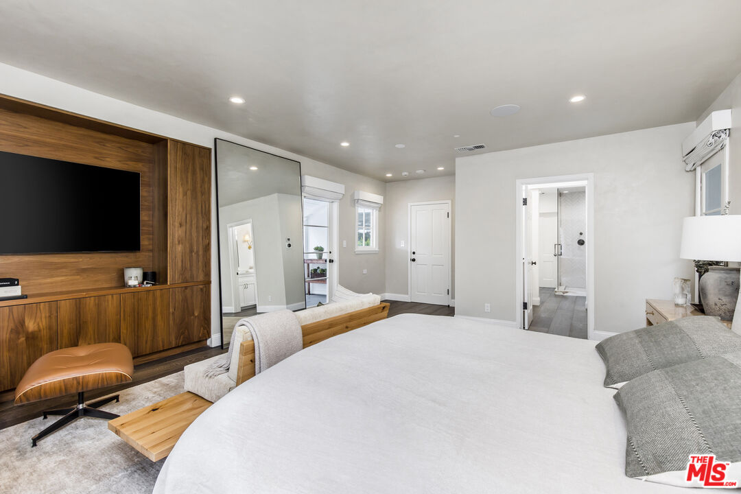 1355 N Doheny Dr
