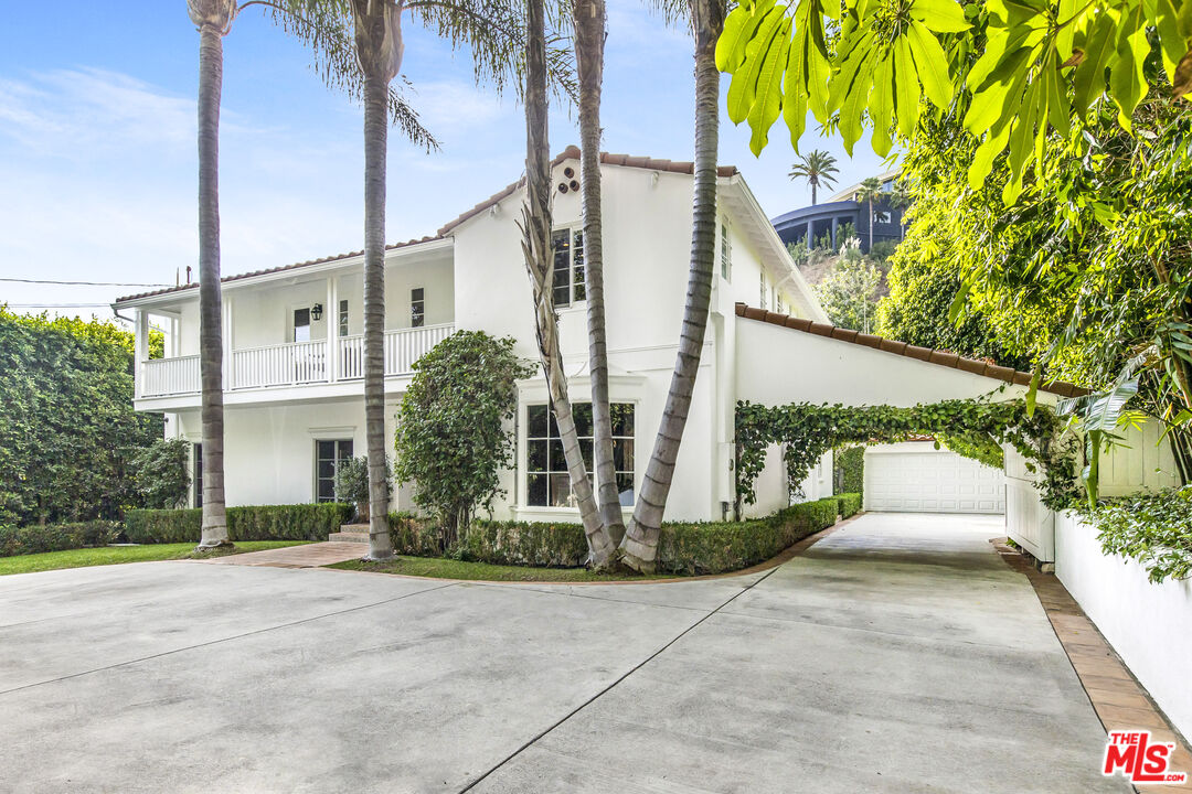1355 N Doheny Dr