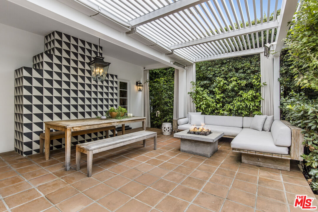 1355 N Doheny Dr
