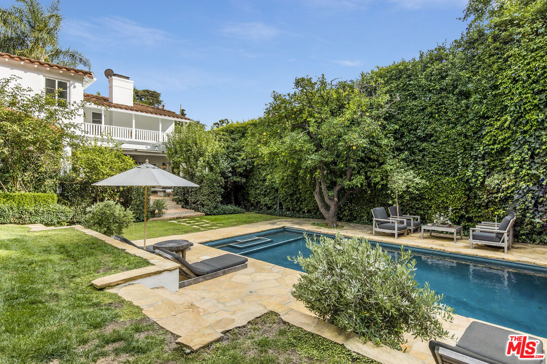 1355 N Doheny Dr