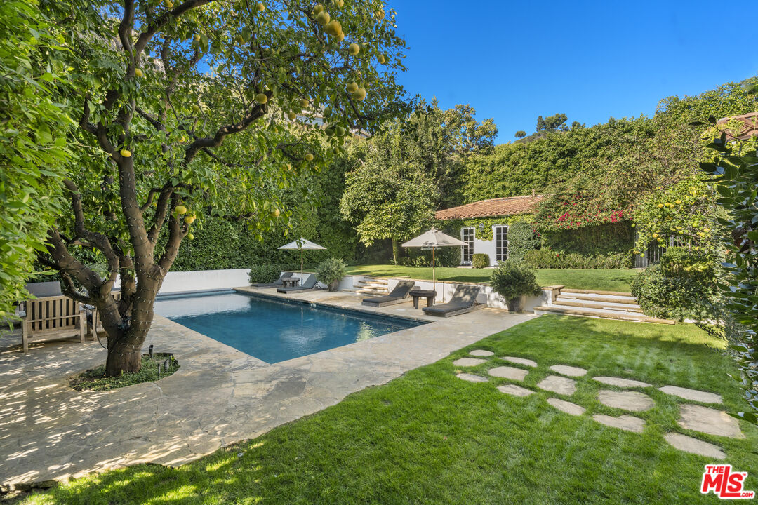 1355 N Doheny Dr
