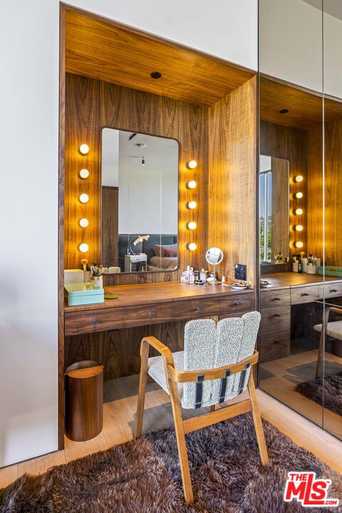 8899 Beverly Blvd Unit: 5B