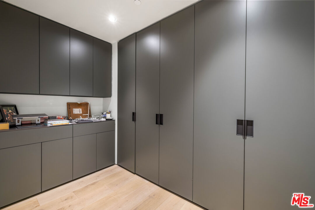 8899 Beverly Blvd Unit: 5B