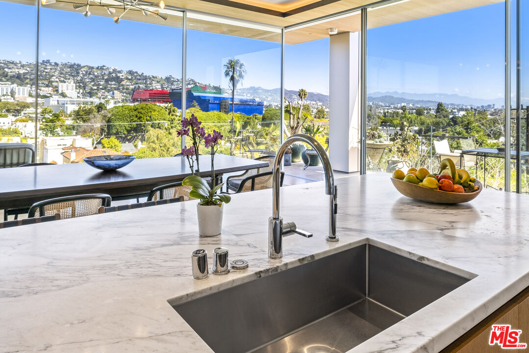 8899 Beverly Blvd Unit: 5B