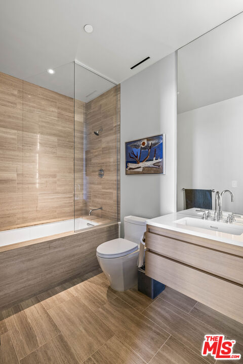 8899 Beverly Blvd Unit: 5B