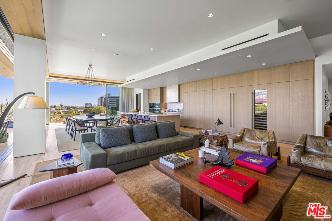 8899 Beverly Blvd Unit: 5B