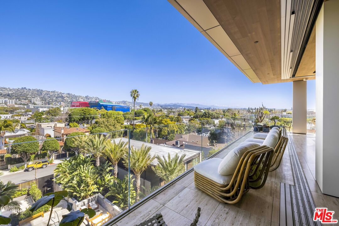 8899 Beverly Blvd Unit: 5B