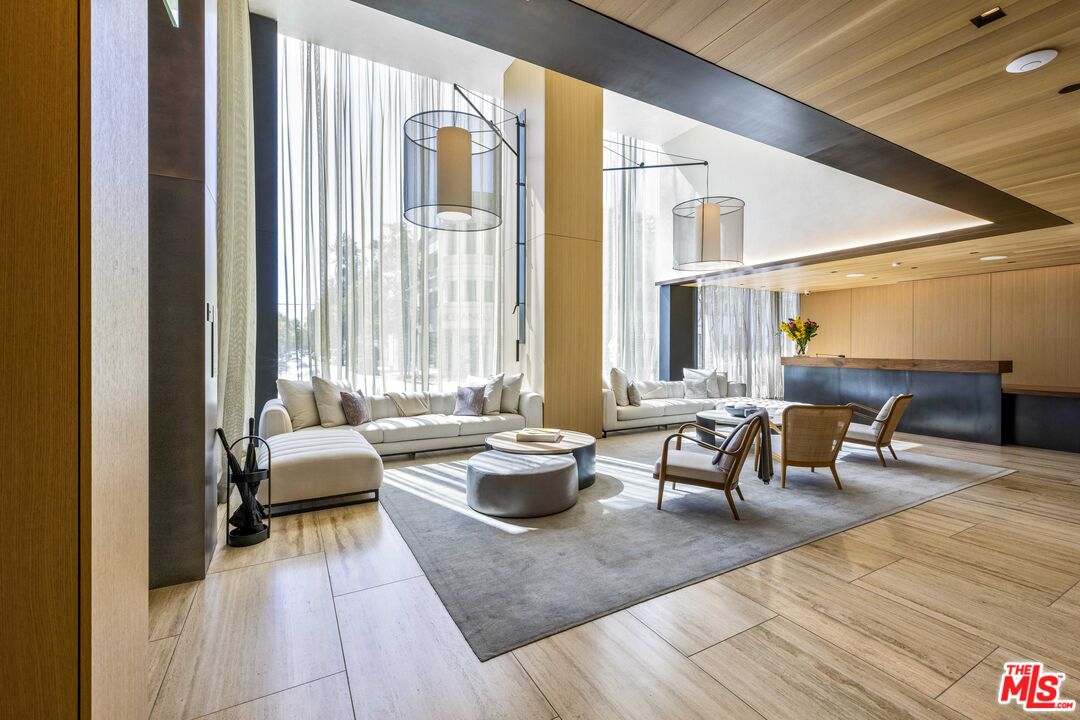 8899 Beverly Blvd Unit: 5B
