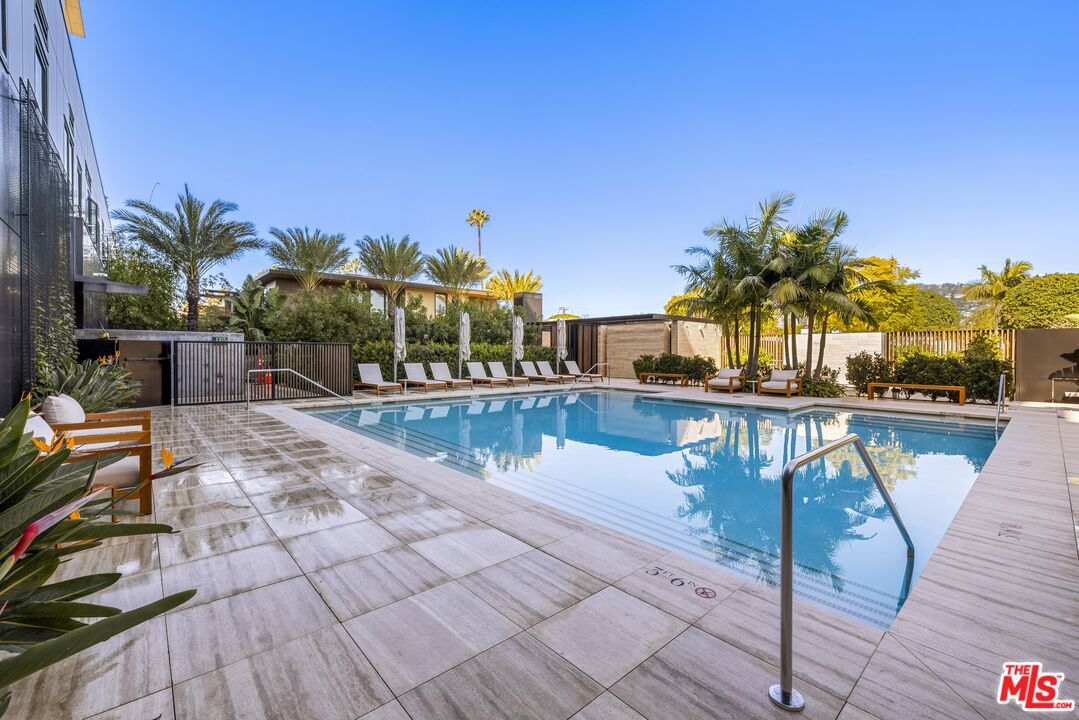 8899 Beverly Blvd Unit: 5B