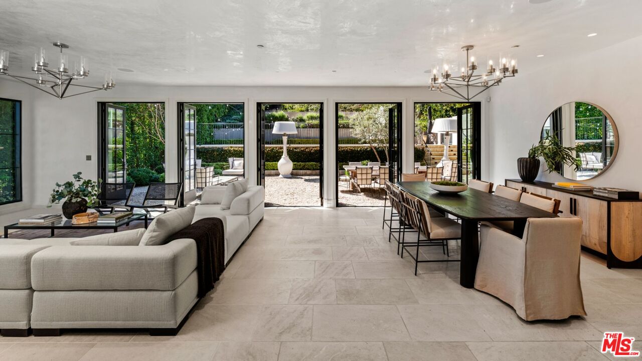 1549 N Doheny Dr