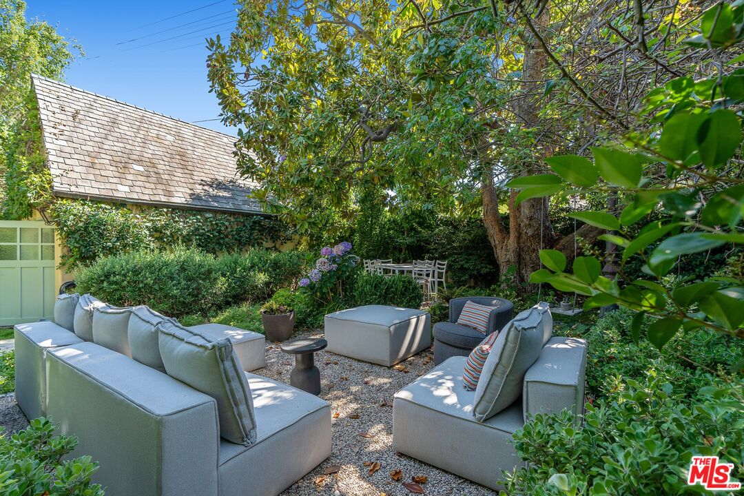 343 S Bundy Dr