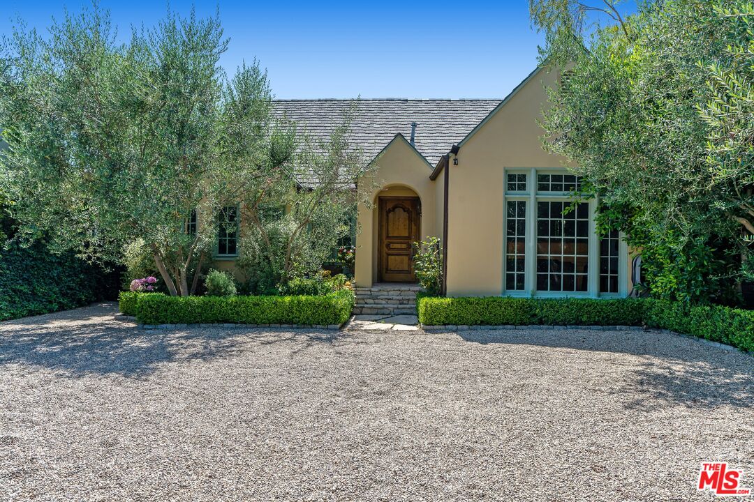 343 S Bundy Dr