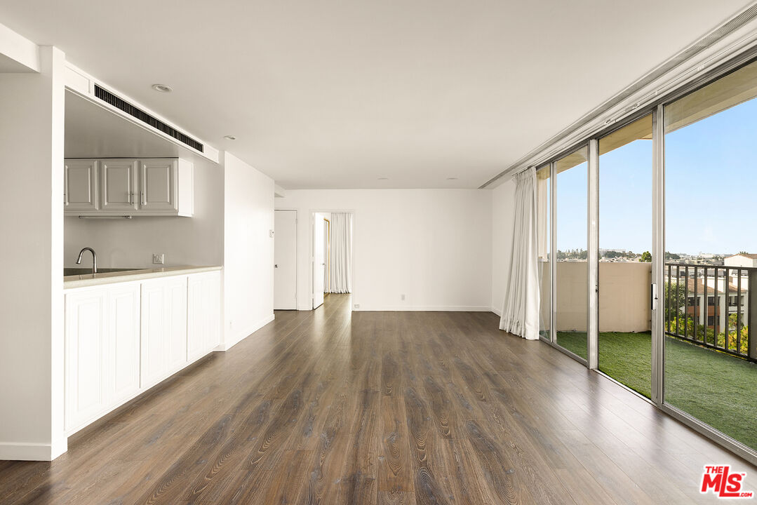 2170 Century Park Unit: 1109