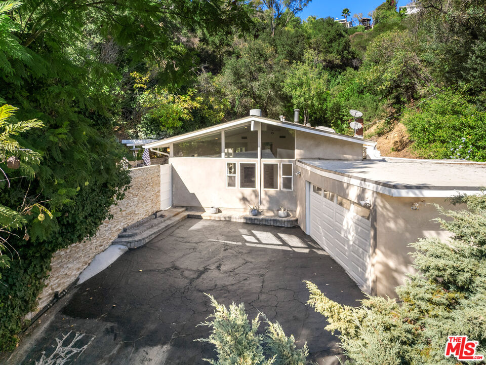 9809 Melinda Dr