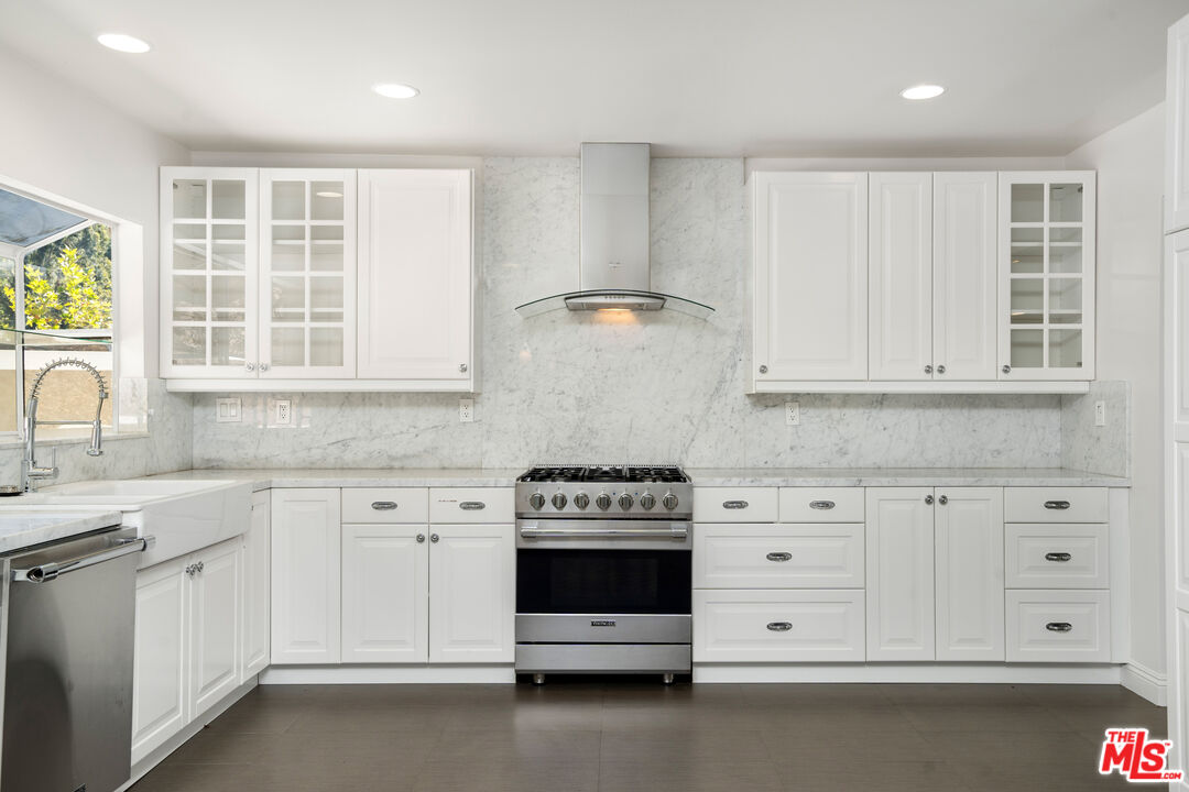9809 Melinda Dr
