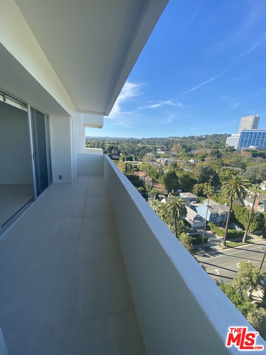 838 N Doheny Dr Unit: 1404