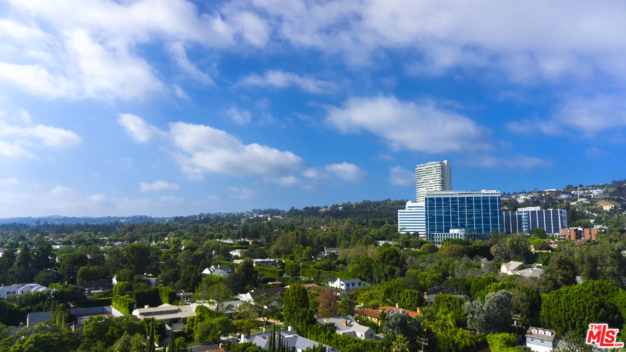 838 N Doheny Dr Unit: 1404