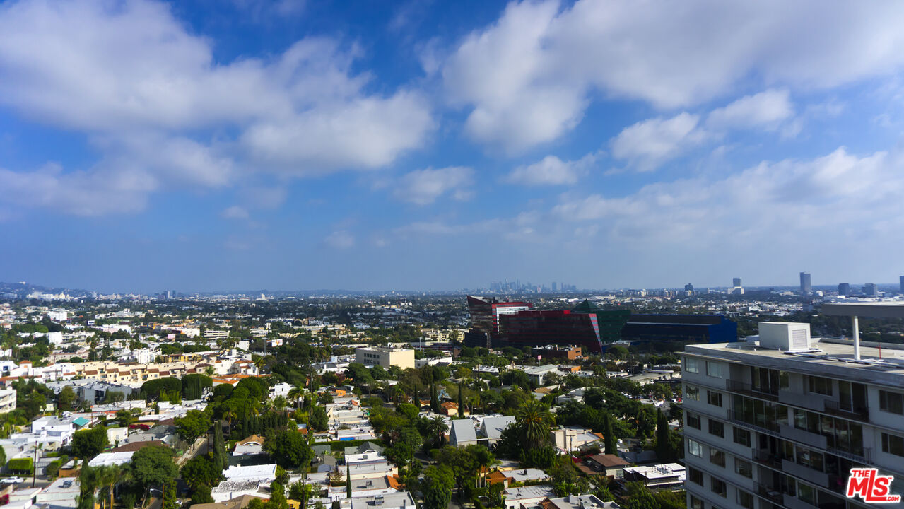 838 N Doheny Dr Unit: 1404