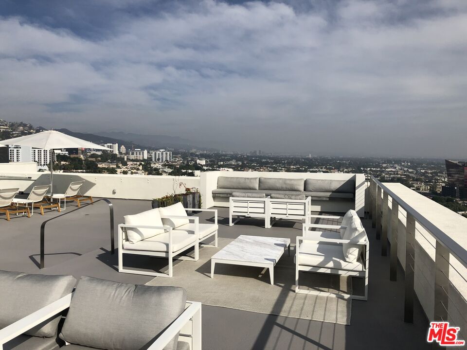 838 N Doheny Dr Unit: 1404