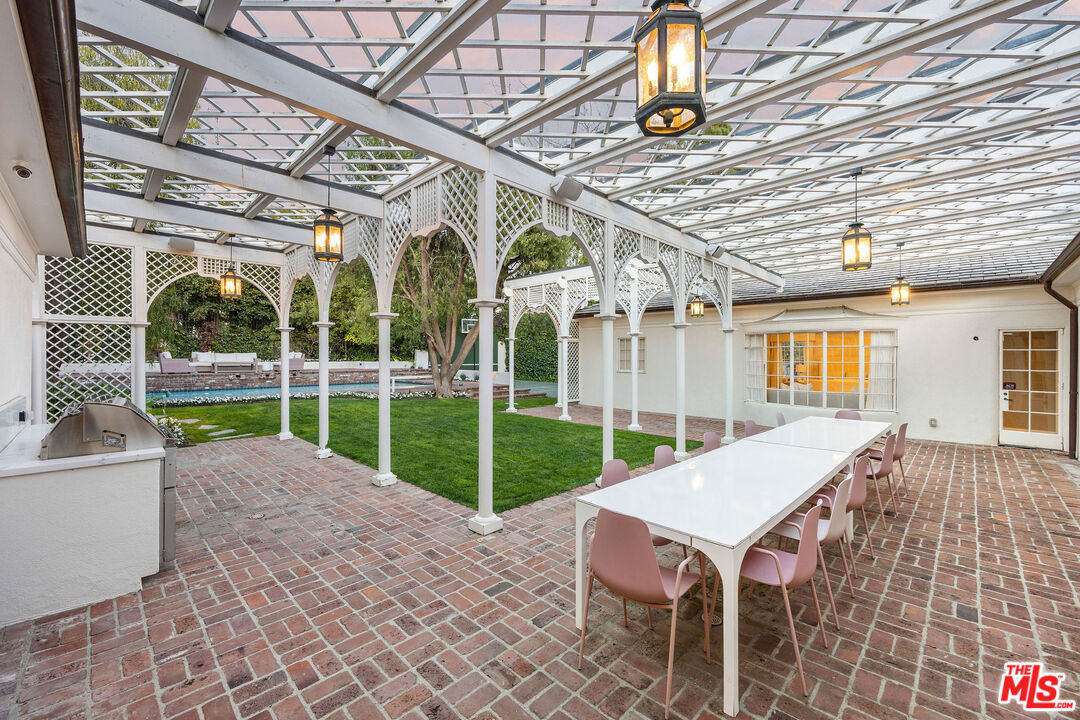 358 Comstock Ave