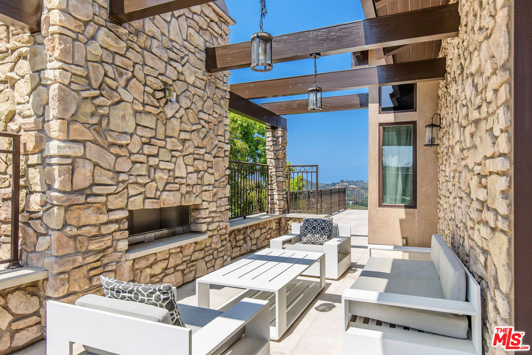 2175 Summitridge Dr