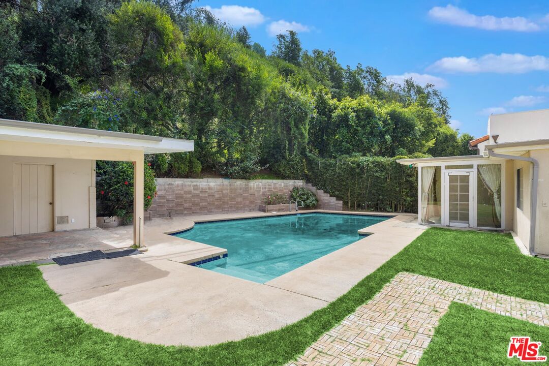 1546 San Ysidro Dr
