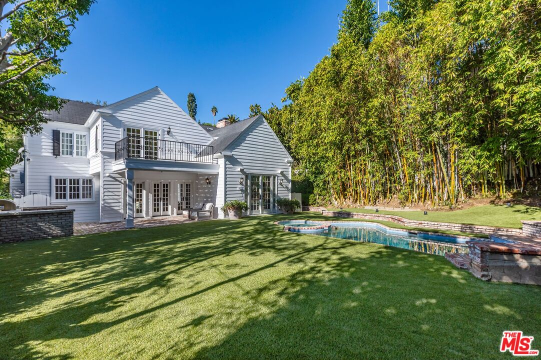1248 N Wetherly Dr