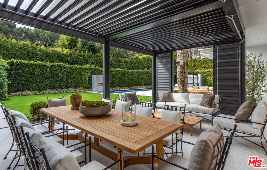 927 N Whittier Dr