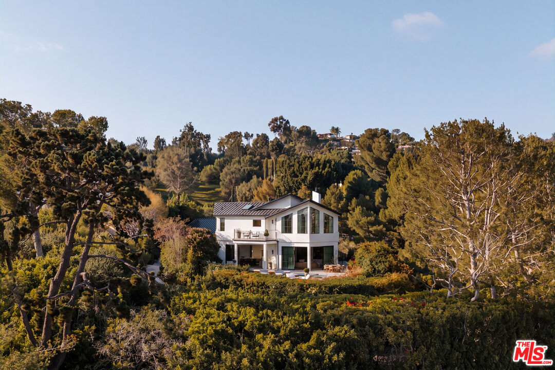 1122 La Altura Rd