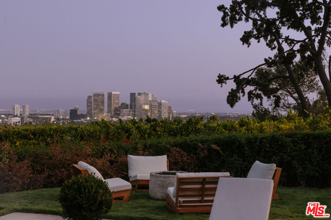 1122 La Altura Rd
