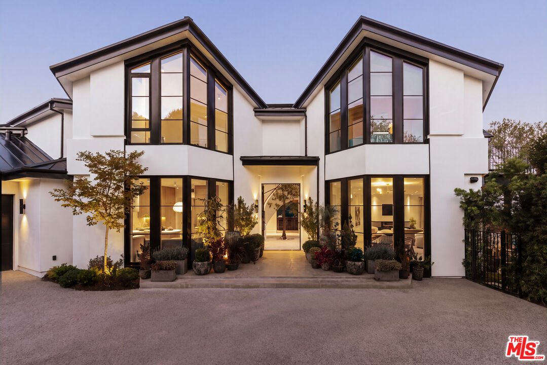 1122 La Altura Rd