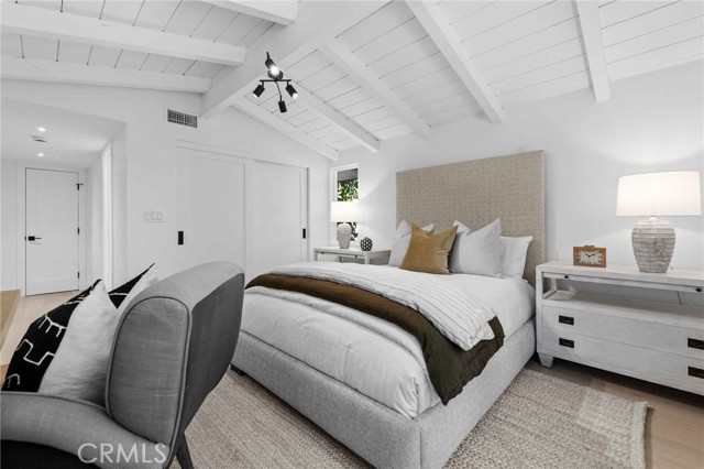 2401 Coldwater Canyon DR