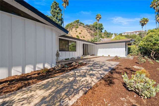 2401 Coldwater Canyon DR