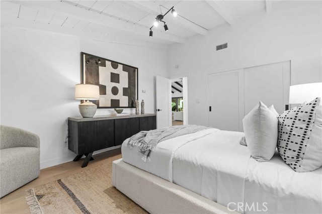 2401 Coldwater Canyon DR