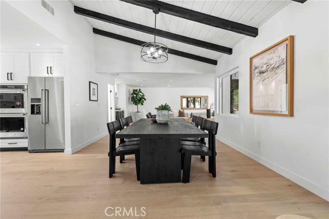 2401 Coldwater Canyon DR