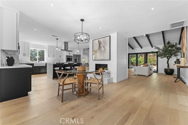 2401 Coldwater Canyon DR