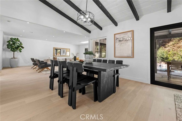 2401 Coldwater Canyon DR