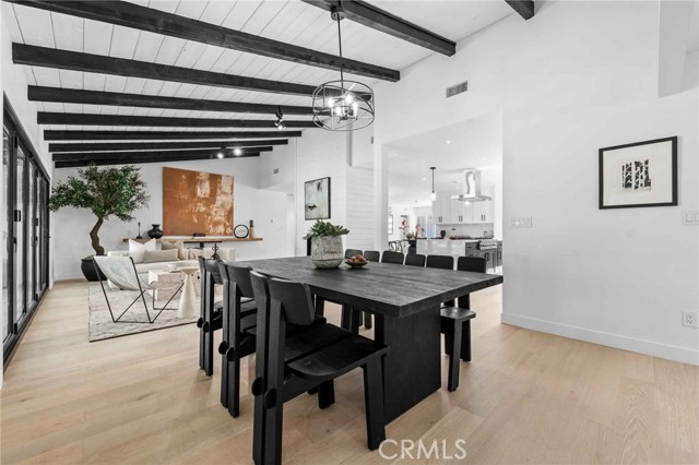 2401 Coldwater Canyon DR