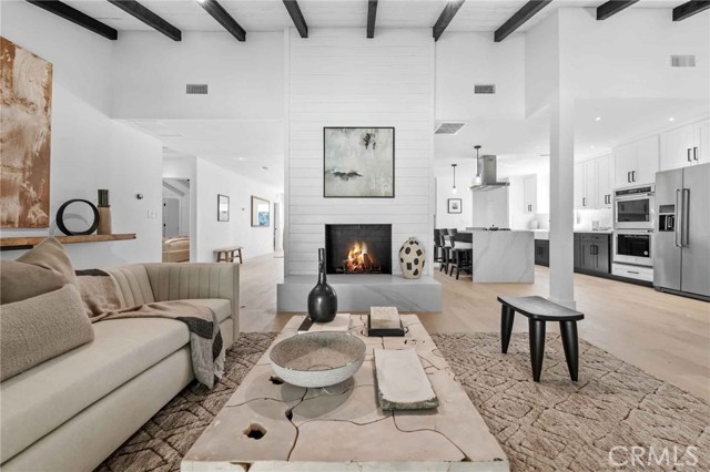 2401 Coldwater Canyon DR