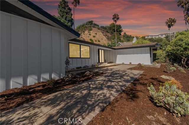 2401 Coldwater Canyon DR
