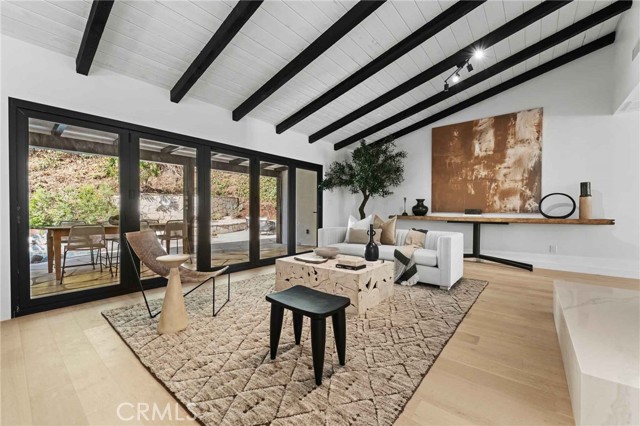 2401 Coldwater Canyon DR